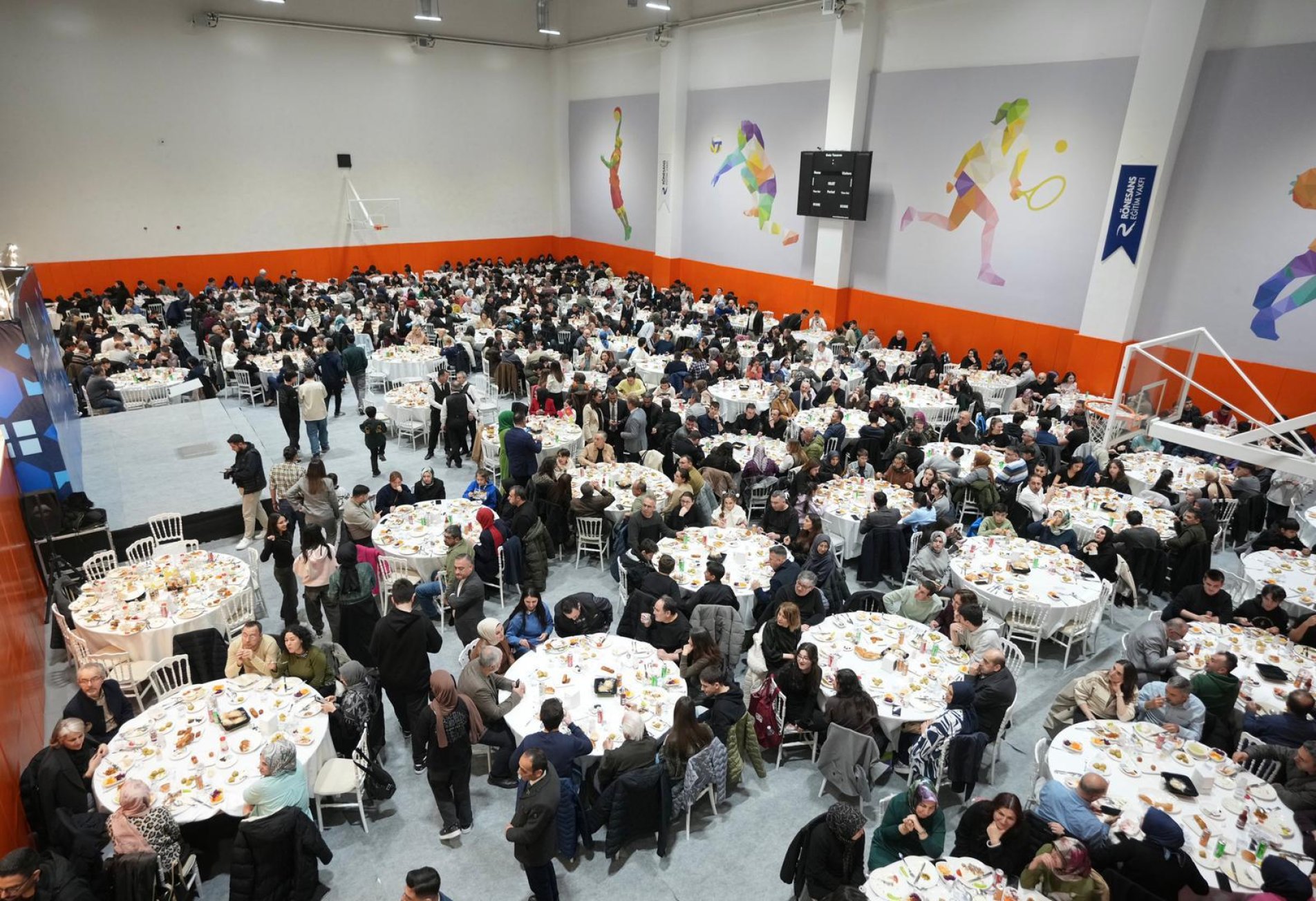 Bakan Tekin’den Sincan’daki liseye sürpriz iftar ziyareti