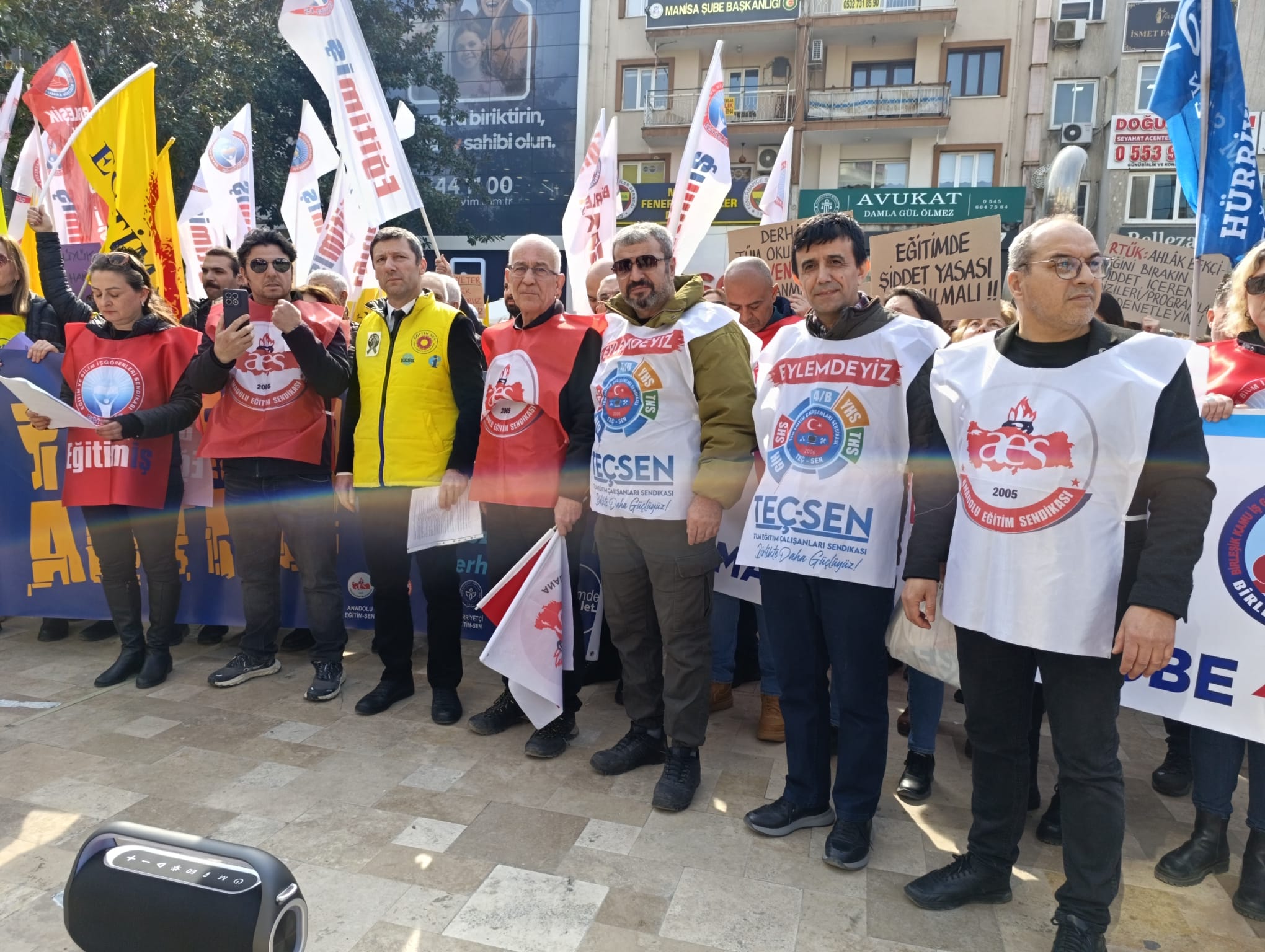 Eğitimde Şiddet Alarmı: Bir Anne, Bir Öğretmen ve Yarım Kalan Hayaller